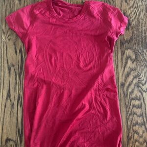 Lululemon Red Swiftly Shirt - Hardly Worn - size 4